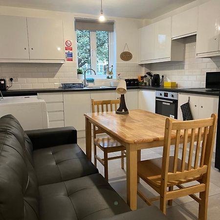 Lovely Double Rooms In Euston & Square In Central Лондон Екстериор снимка