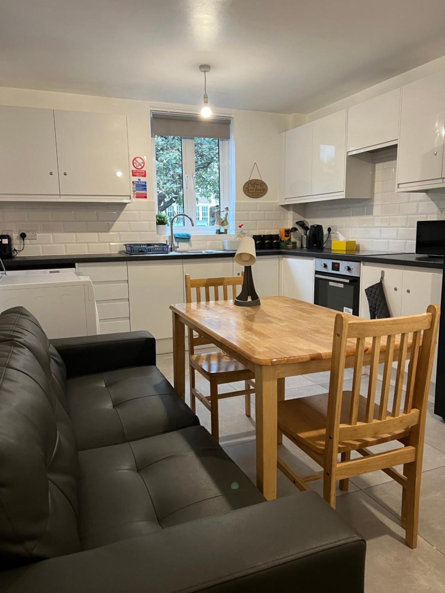 Lovely Double Rooms In Euston & Square In Central Лондон Екстериор снимка