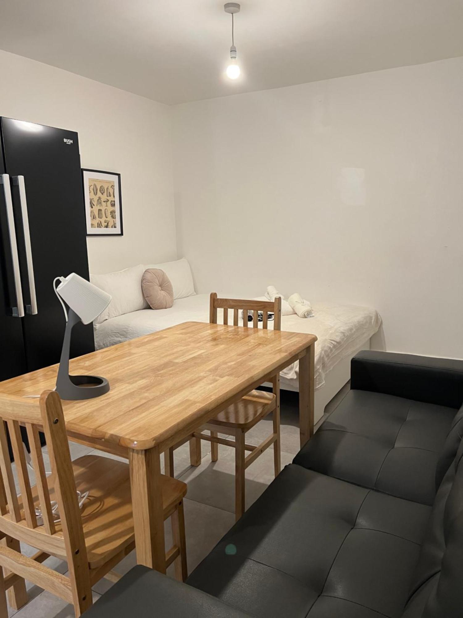 Lovely Double Rooms In Euston & Square In Central Лондон Екстериор снимка