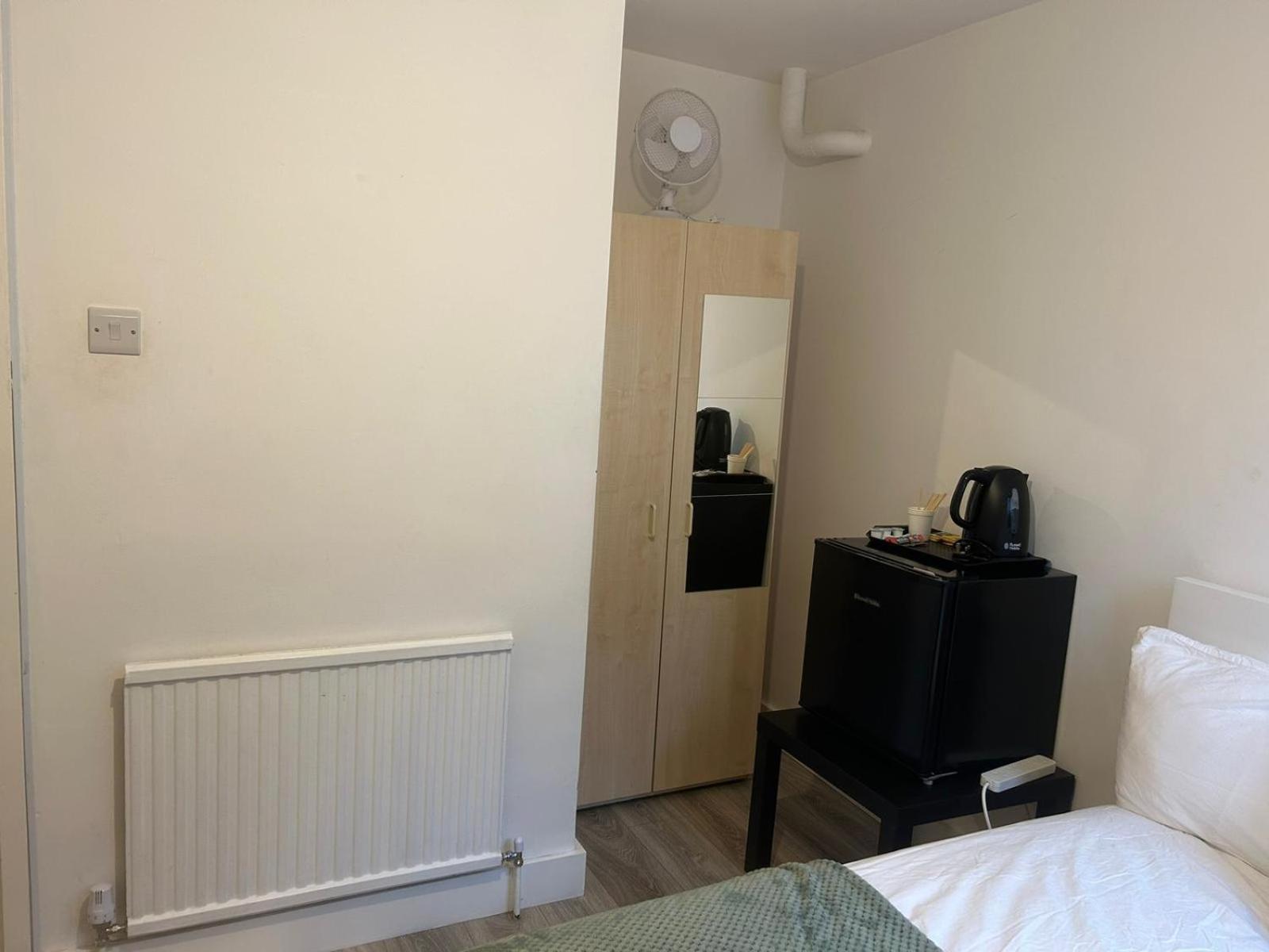 Lovely Double Rooms In Euston & Square In Central Лондон Екстериор снимка