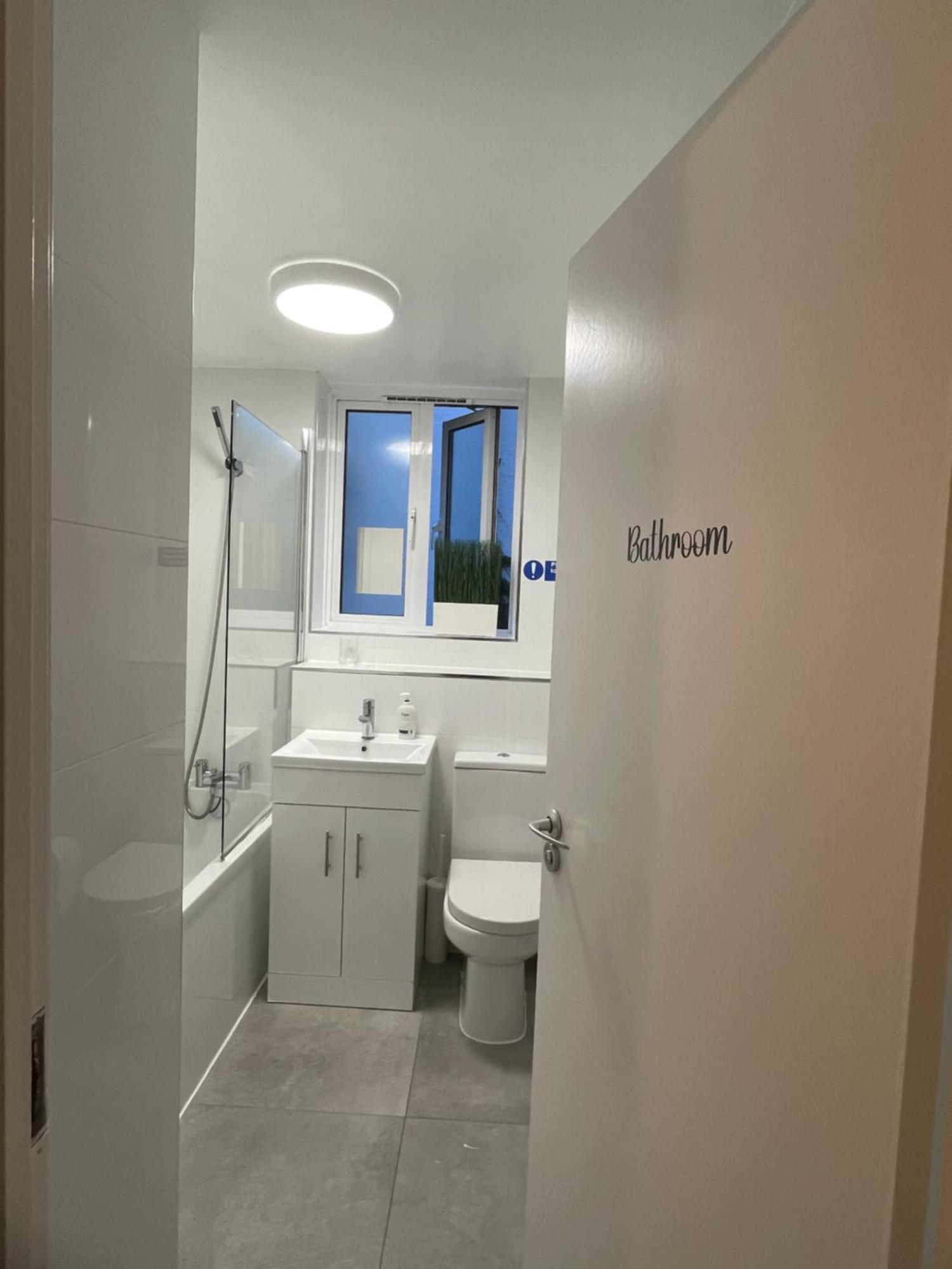 Lovely Double Rooms In Euston & Square In Central Лондон Екстериор снимка