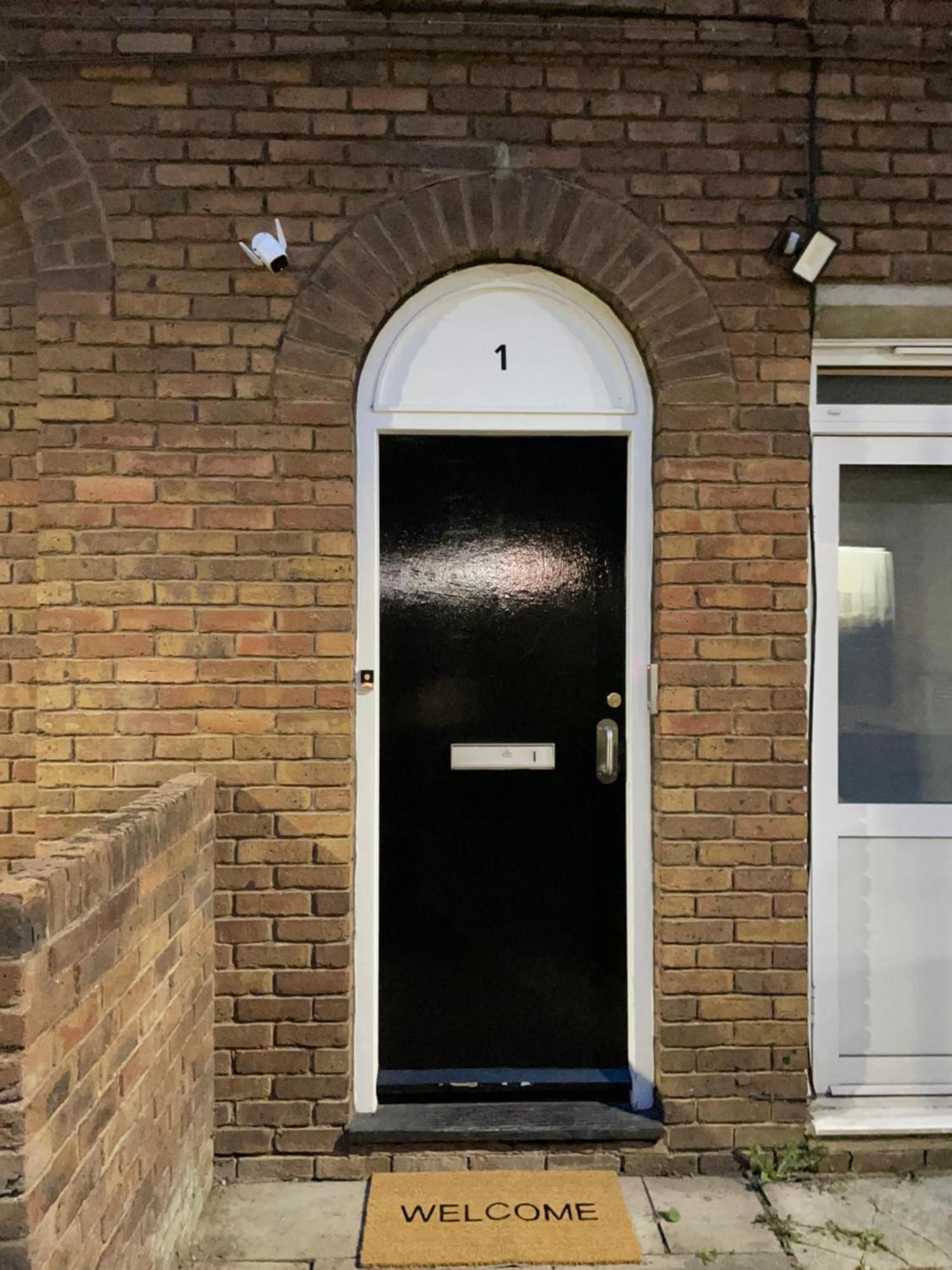 Lovely Double Rooms In Euston & Square In Central Лондон Екстериор снимка